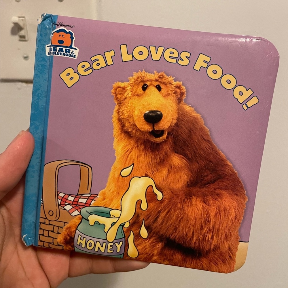 Bear Loves Food! Board Book - Bear in the big blue house
